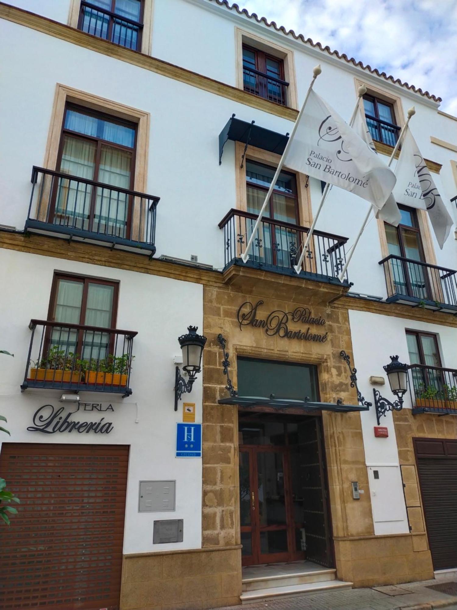 Hostal Palacio San Bartolome El Puerto de Santa Maria Exterior photo