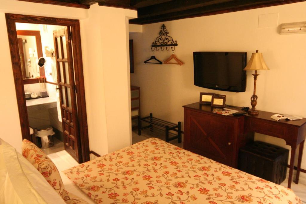Hostal Palacio San Bartolome El Puerto de Santa Maria Room photo