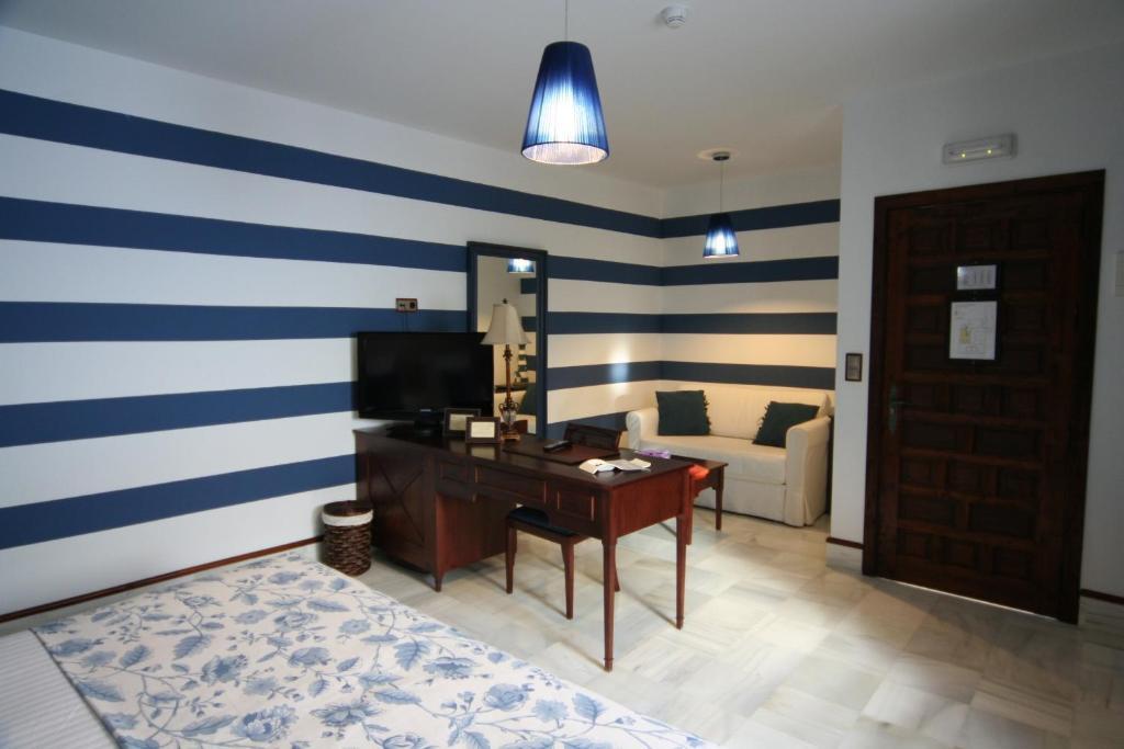 Hostal Palacio San Bartolome El Puerto de Santa Maria Room photo