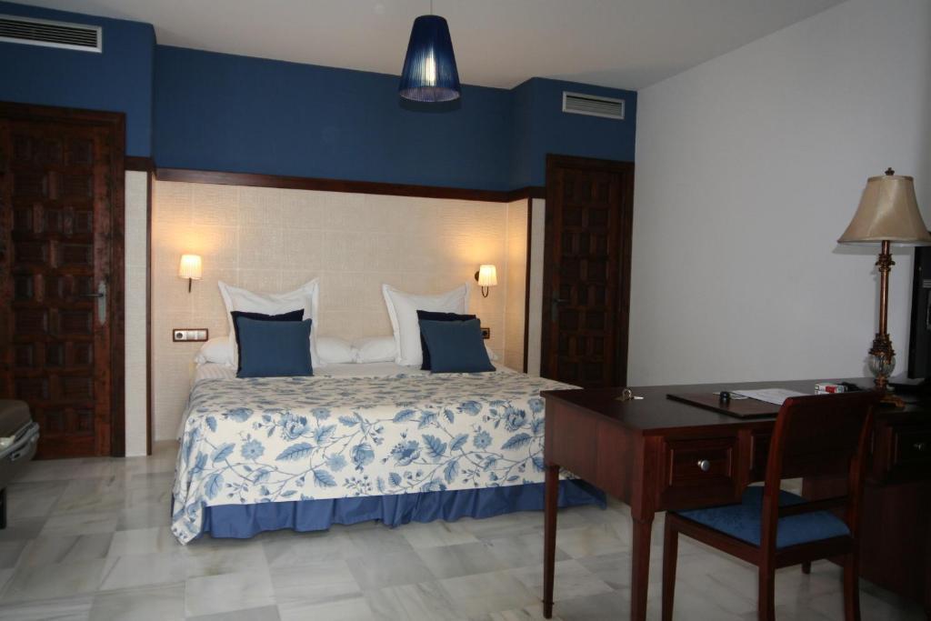 Hostal Palacio San Bartolome El Puerto de Santa Maria Room photo
